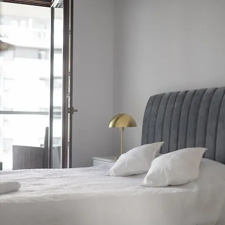 Burakowska Pastel Elegant By Bookinghost ワルシャワ