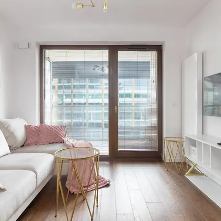 Burakowska Pastel Elegant Apartment Warsaw