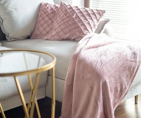 Burakowska Pastel Elegant By Bookinghost *