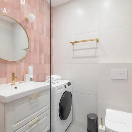 Burakowska Pastel Elegant By Bookinghost 아파트 *